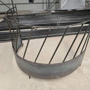 IESLE ( Hranitoare oi,capre ) PENTRU BALOTI DE 135 CM 16 POSTURI